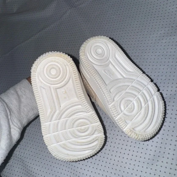 Kids Bear Nike Airforce Sneakers - Picture 4 of 5